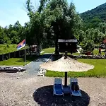 Kuca Za Odmor Stakic - Zvornicko Jezero Prázdninový dům