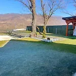 Kuca Za Odmor Stakic - Zvornicko Jezero Prázdninový dům *