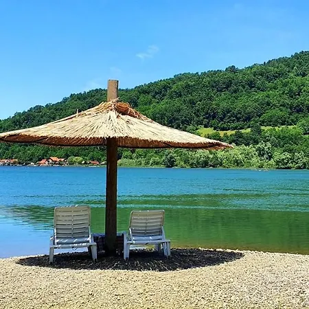 Kuca Za Odmor Stakic - Zvornicko Jezero Сasa de vacaciones *