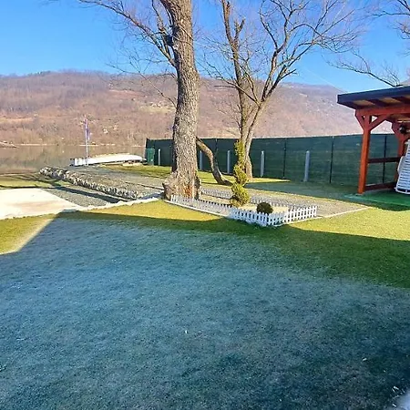 Kuca Za Odmor Stakic - Zvornicko Jezero Сasa de vacaciones *